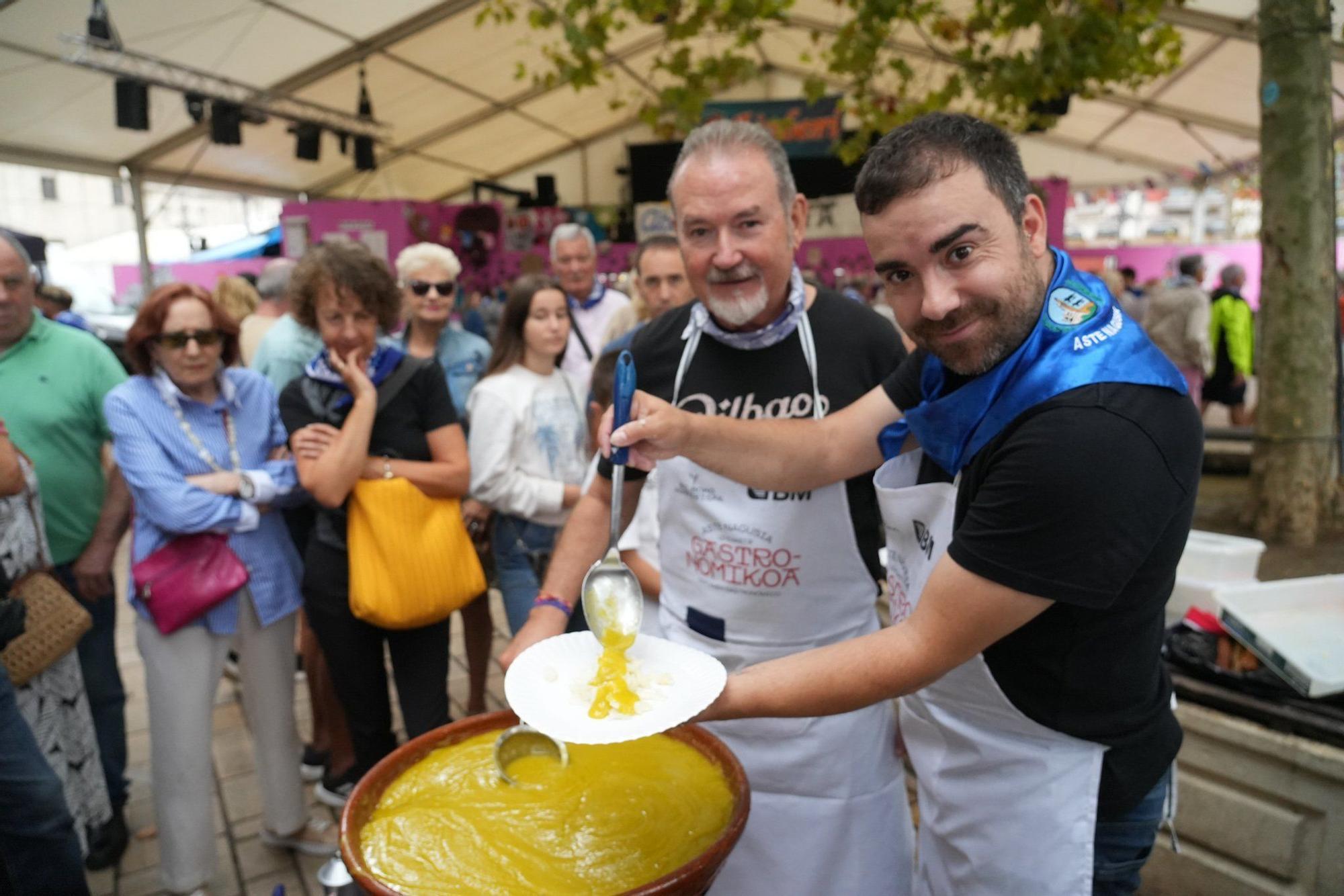 En imágenes: el bacalao al pil-pil toma El Arenal