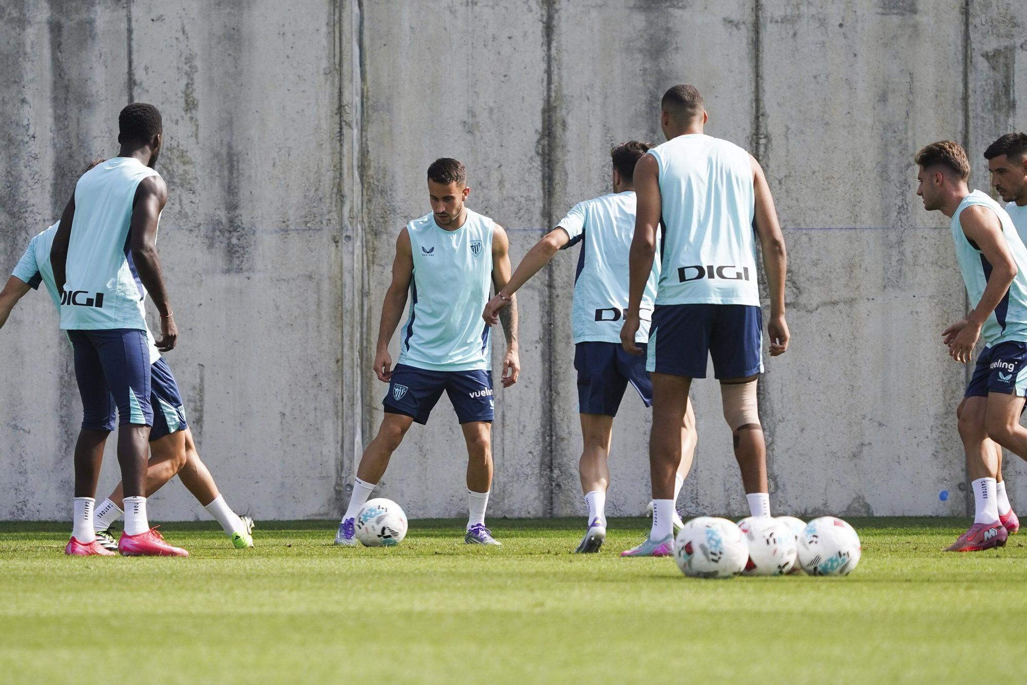 En imágenes: el Athletic entrena con Paredes y sin Adu Ares