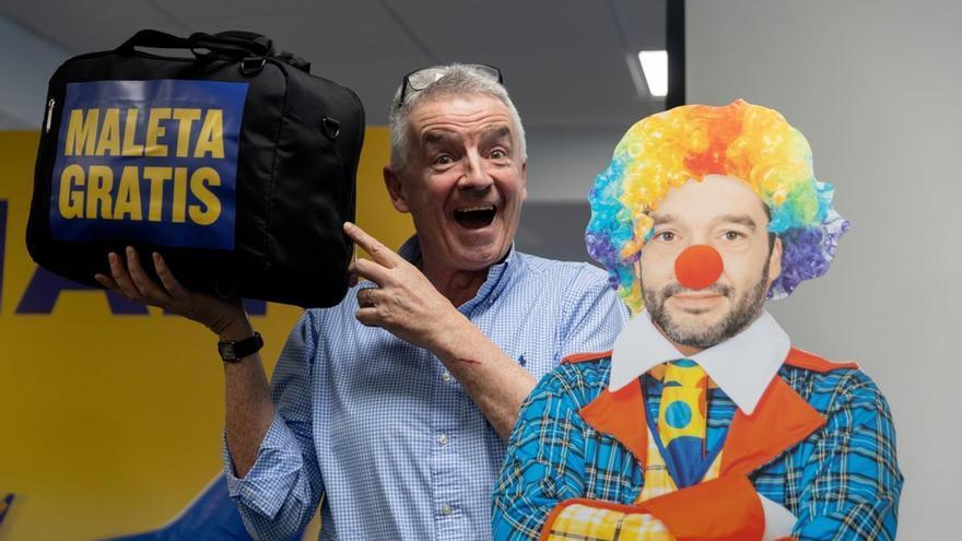 Ryanair sube la prima a sus trabajadores por cada maleta que detecten que no cumple las medidas