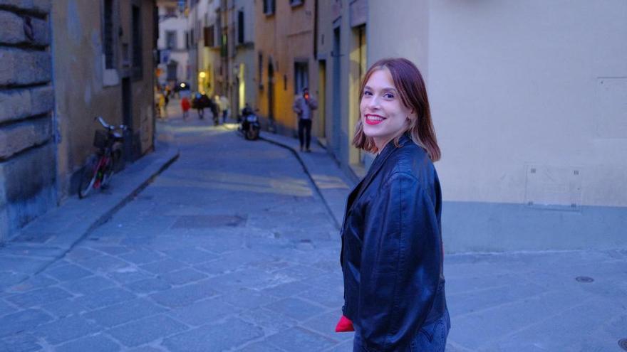 La ilustradora que diseñó una portada para Nathy Peluso, autora del cartel del Salón del Cómic de Navarra