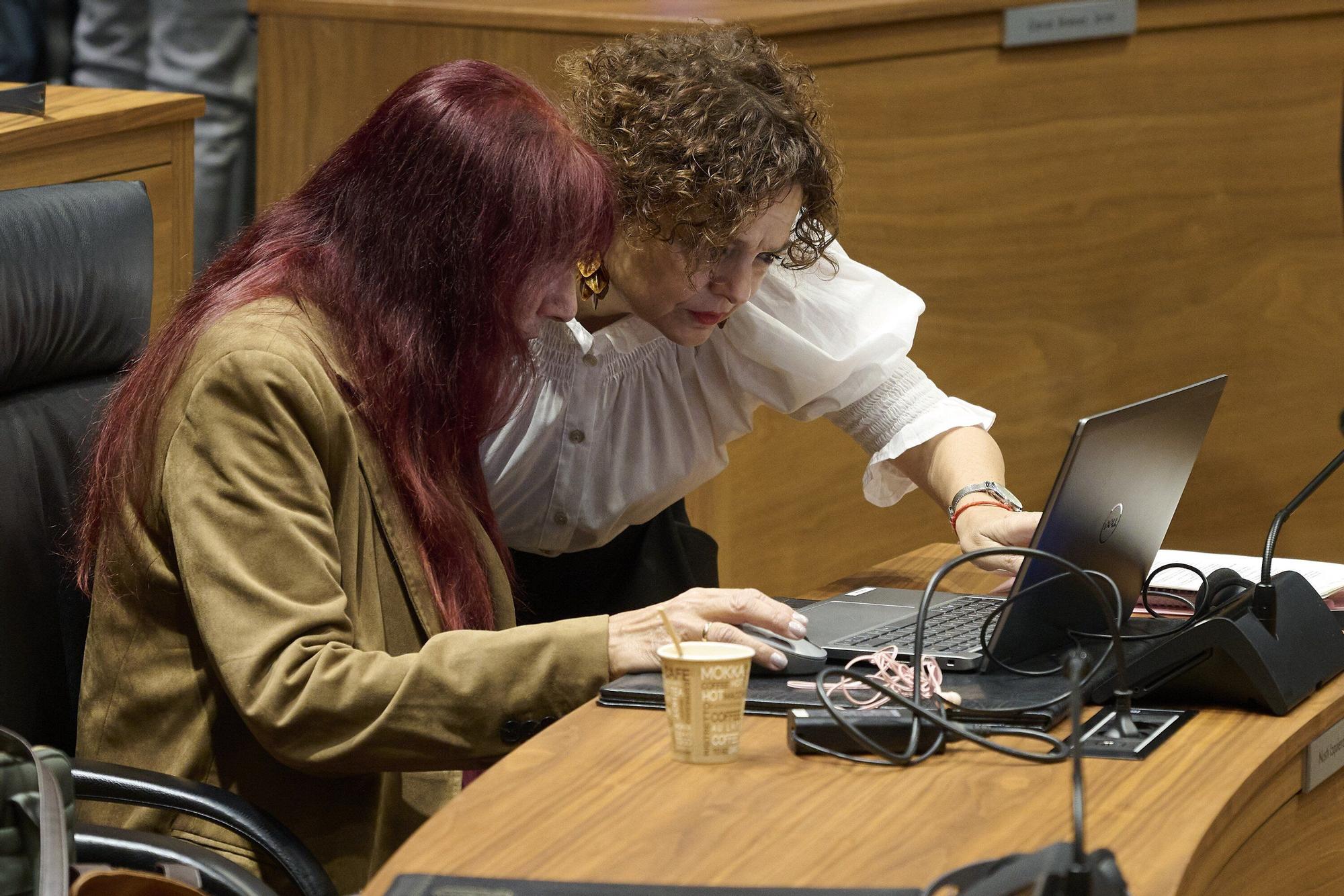 Fotos del pleno del Parlamento de Navarra de este 6 de noviembre