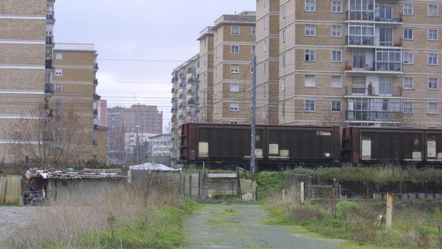 Descarrila un vagón de mercancías en Noáin y obliga a interrumpir temporalmente el tráfico ferroviario
