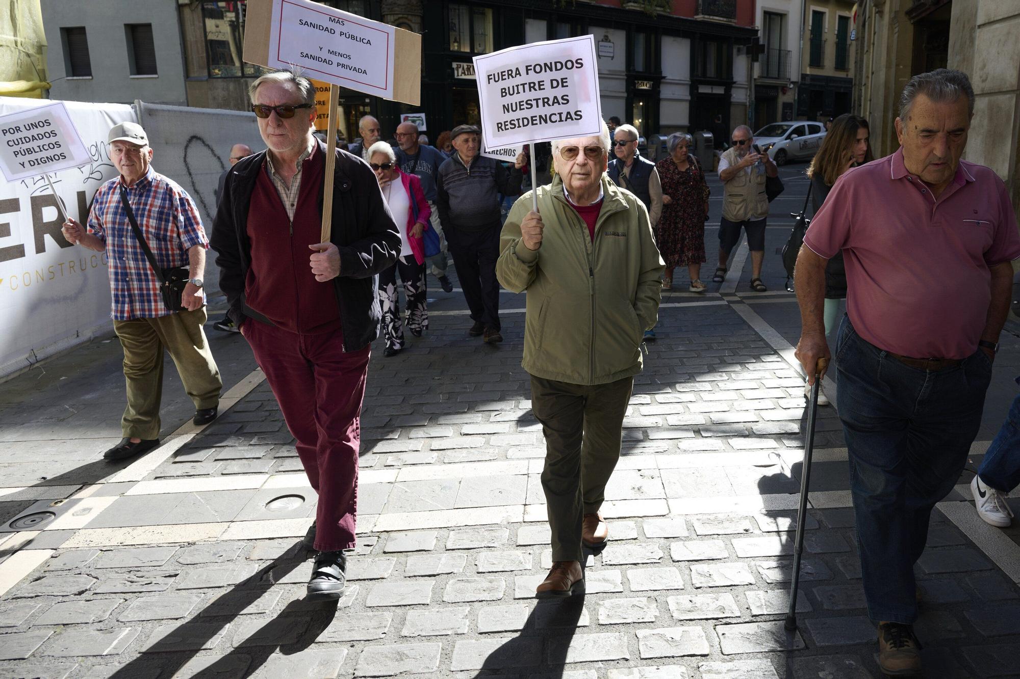 Manifestación en Pamplona de la plataforma 'Mayores frente a la crisis'