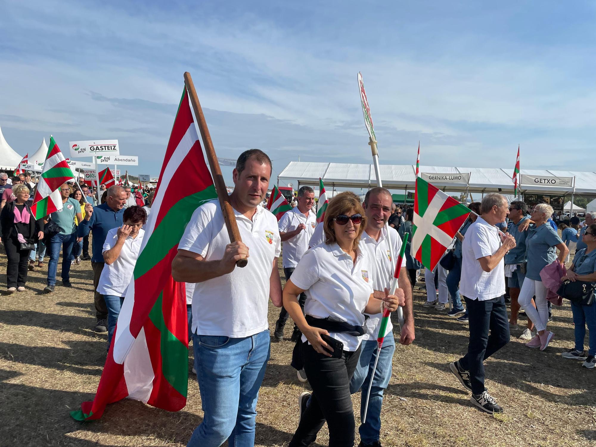 En imágenes: El Alderdi Eguna reúne a miles de jeltzales en un ambiente festivo