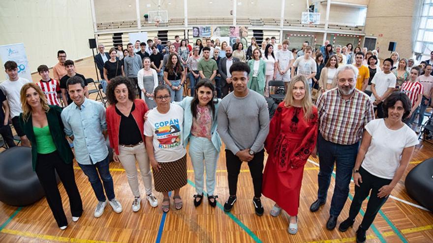 Loturak, la red de acogida de migrantes que crece y se sostiene con el tiempo