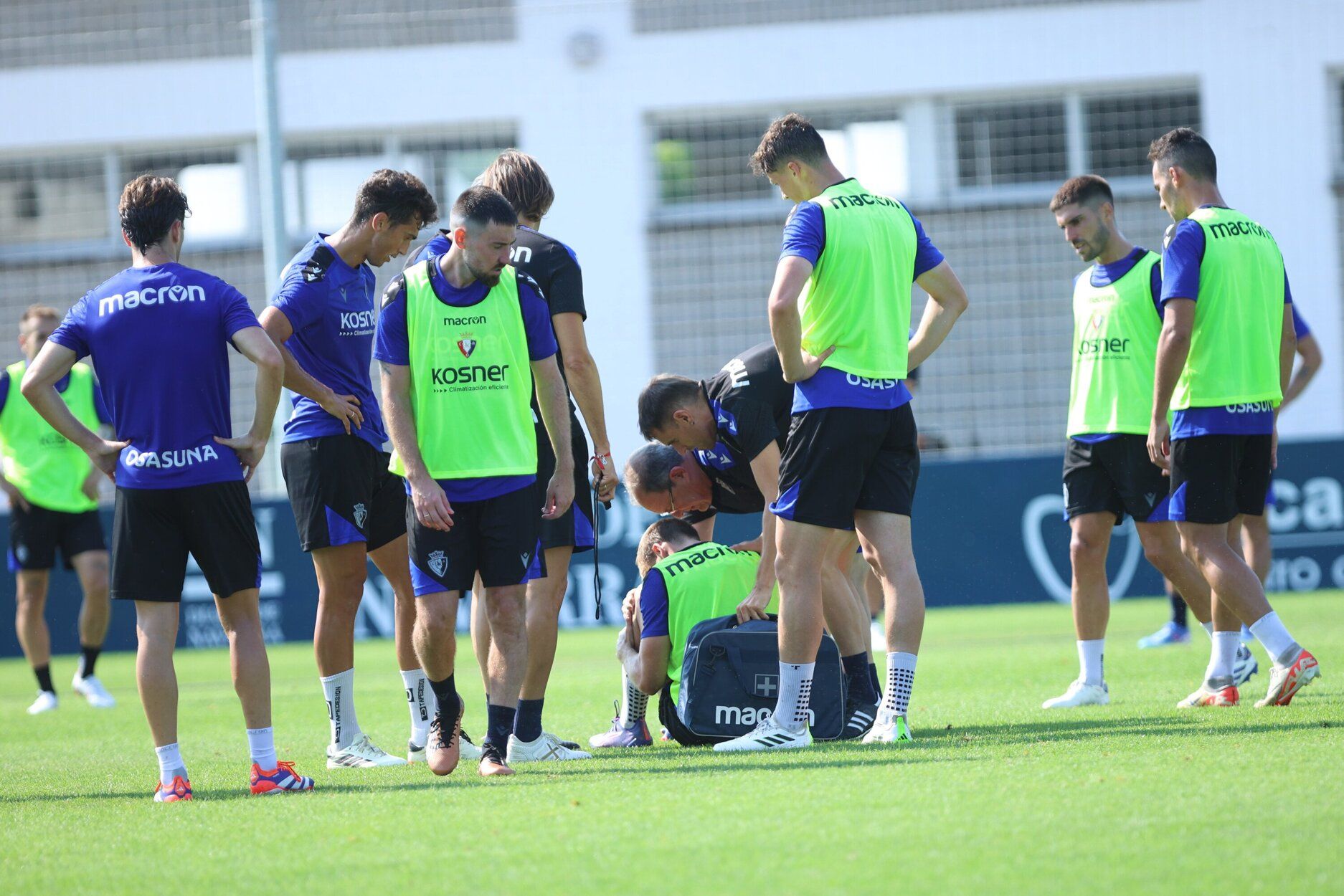 Fotos / Osasuna trabaja con intensidad en el entrenamiento de este miércoles