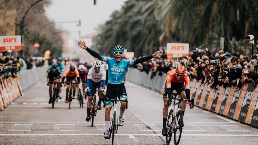 Giovanni Lonardi vence en la primera prueba europea de la temporada en Valencia.