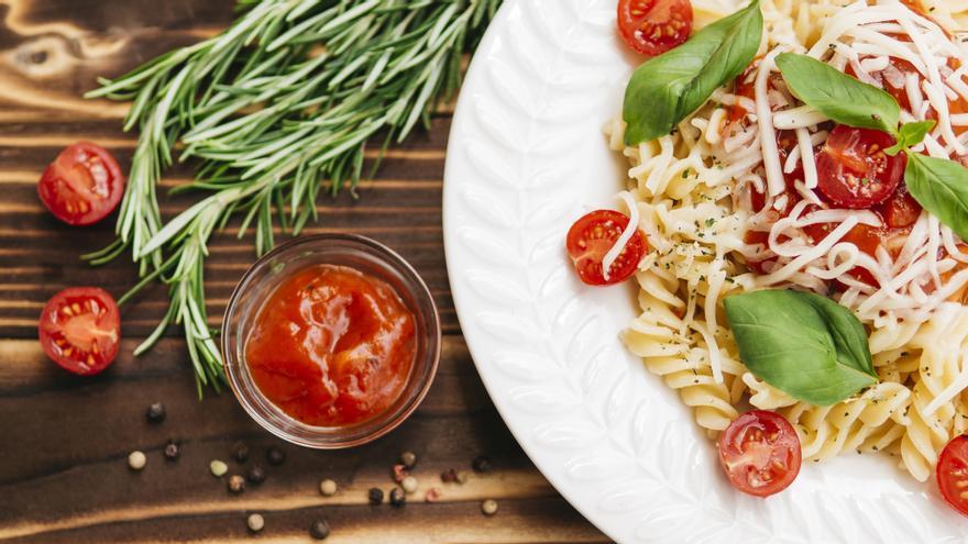 Menú fin de semana: pasta, hígado de cordero encebollado y pastel vasco