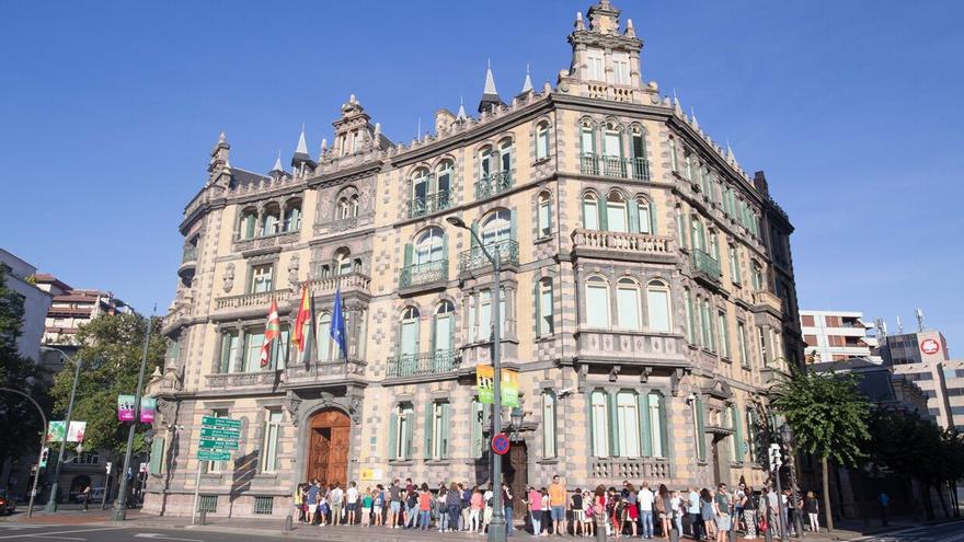 El emblemático edificio de Bilbao que ofrece visitas guiadas gratuitas