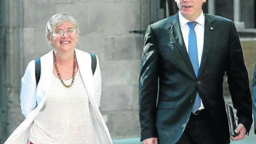 Clara Ponsatí y el destituido president, Carles Puigdemont, en una imagen de archivo.