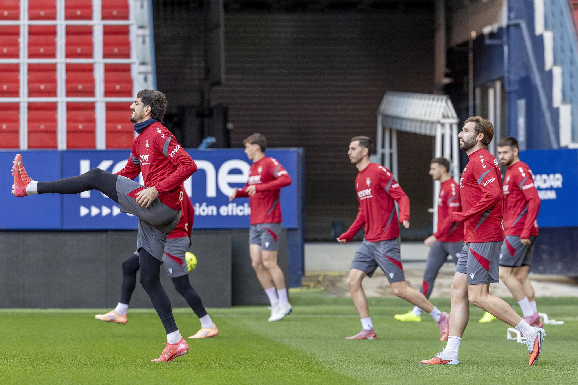 Osasuna se ejercita a puerta cerrada en El Sadar (miércoles 26 de noviembre de 2025)