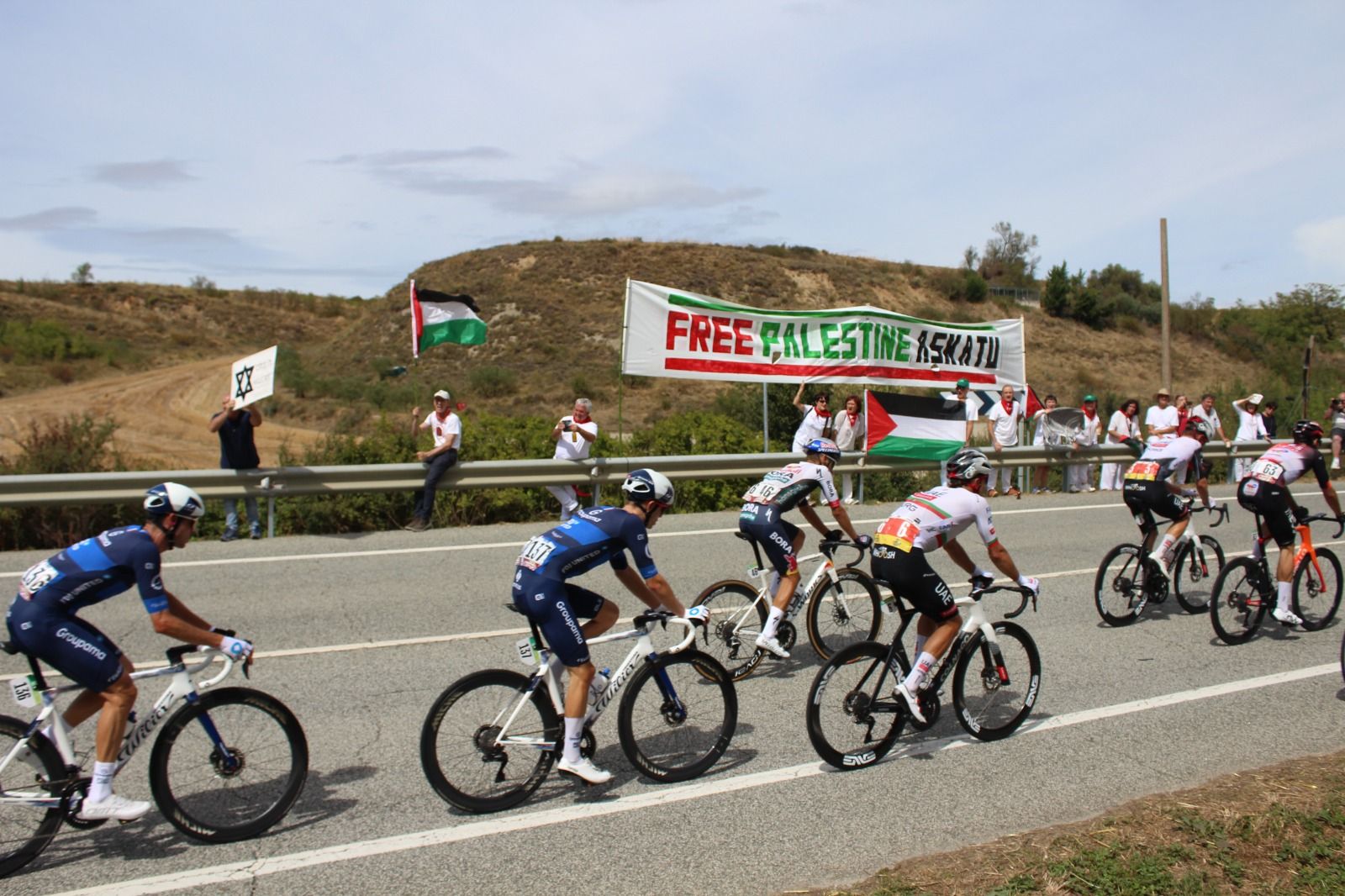 La Vuelta, a su paso por Lumbier