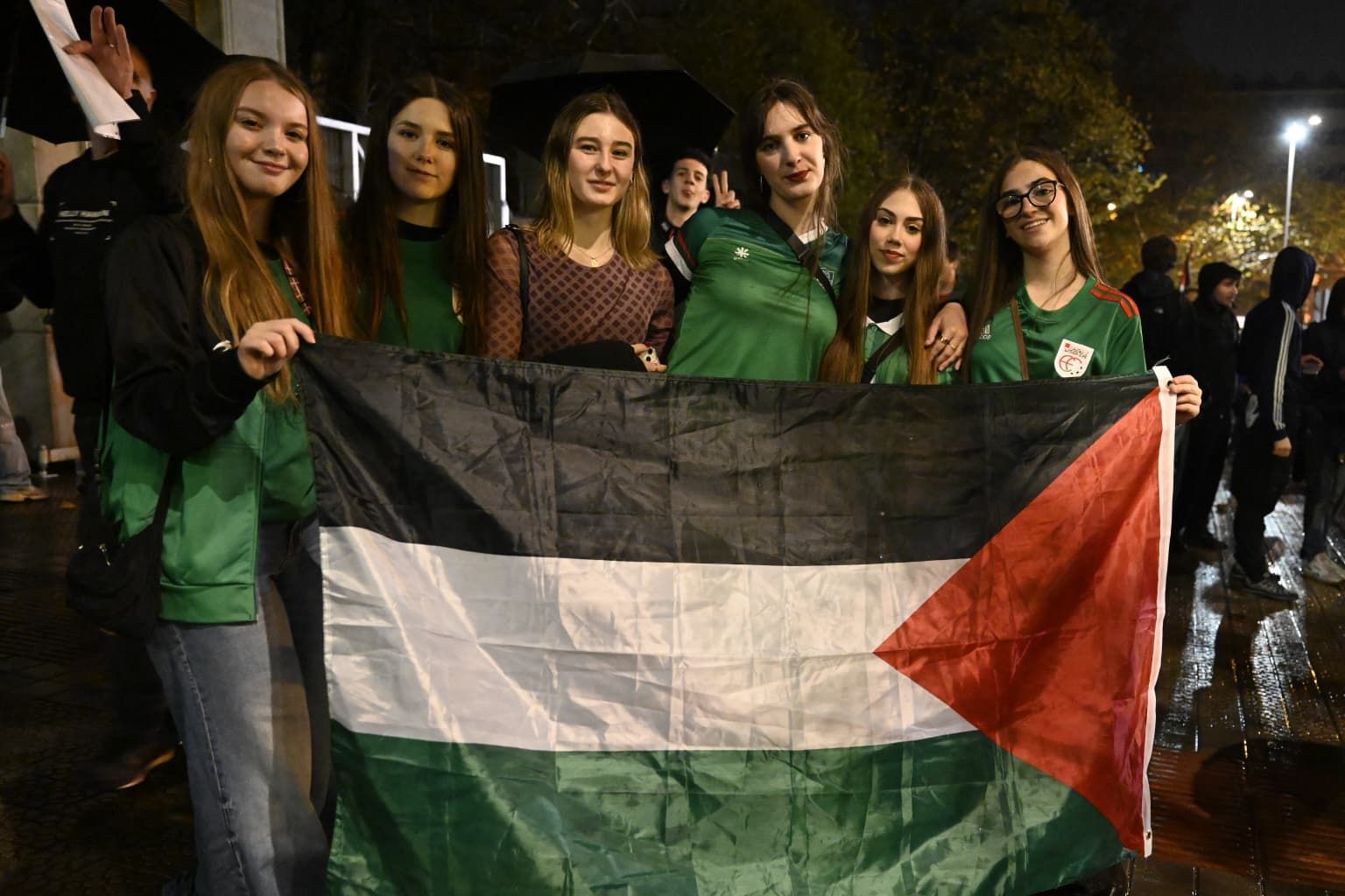 Las mejores imágenes del ambiente festivo en apoyo a Palestina