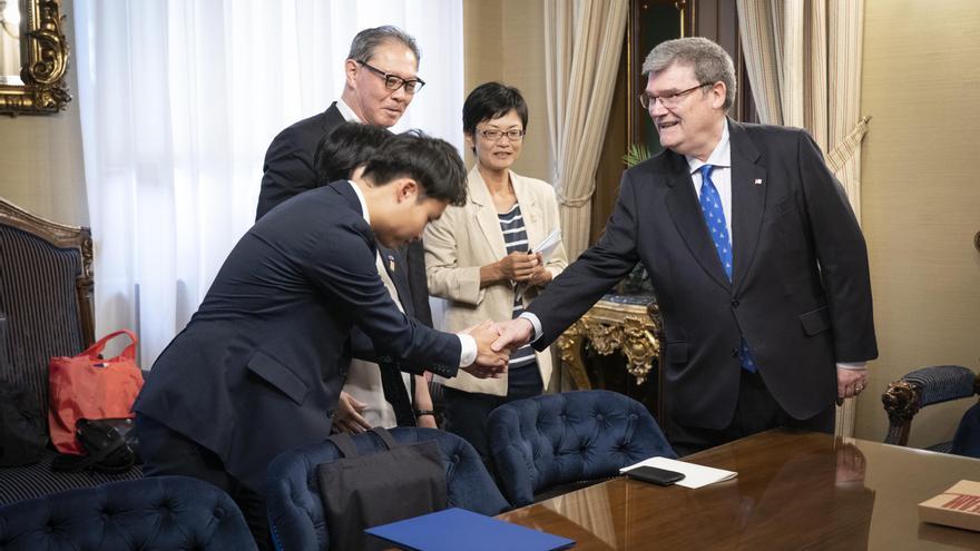 Japoniako Tsuruoka hiriko ordezkaritza batek Bilbo bisitatu du