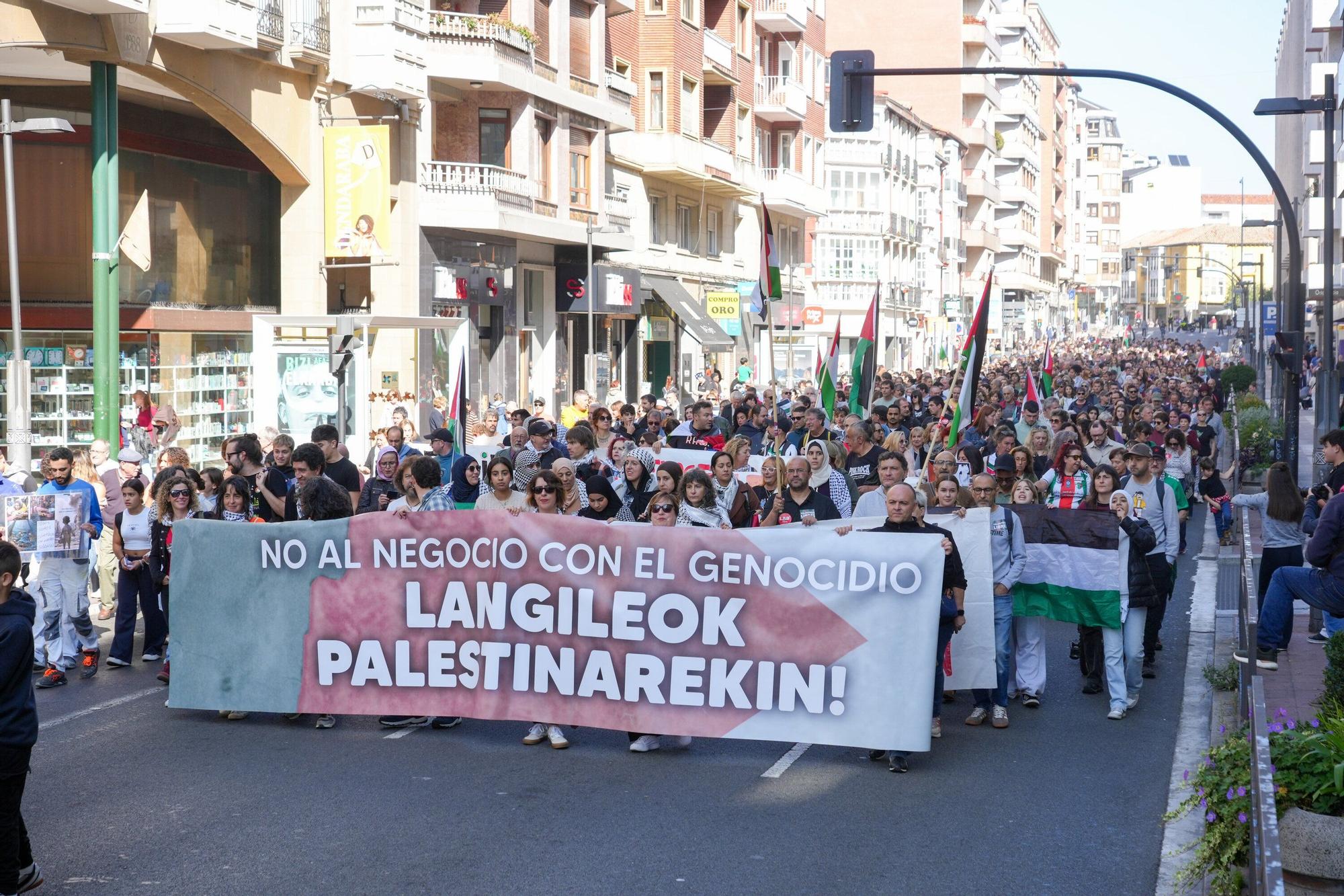 Manifestación en favor del pueblo de Gaza en Vitoria