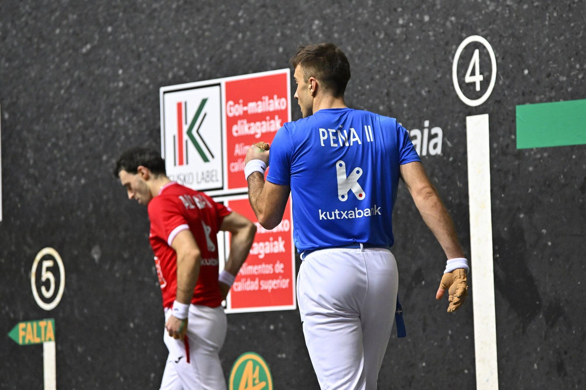 Jokin Altuna supera a Jon Ander Peña en la primera jornada de la liguilla de cuartos de final del Cuatro y Medio.