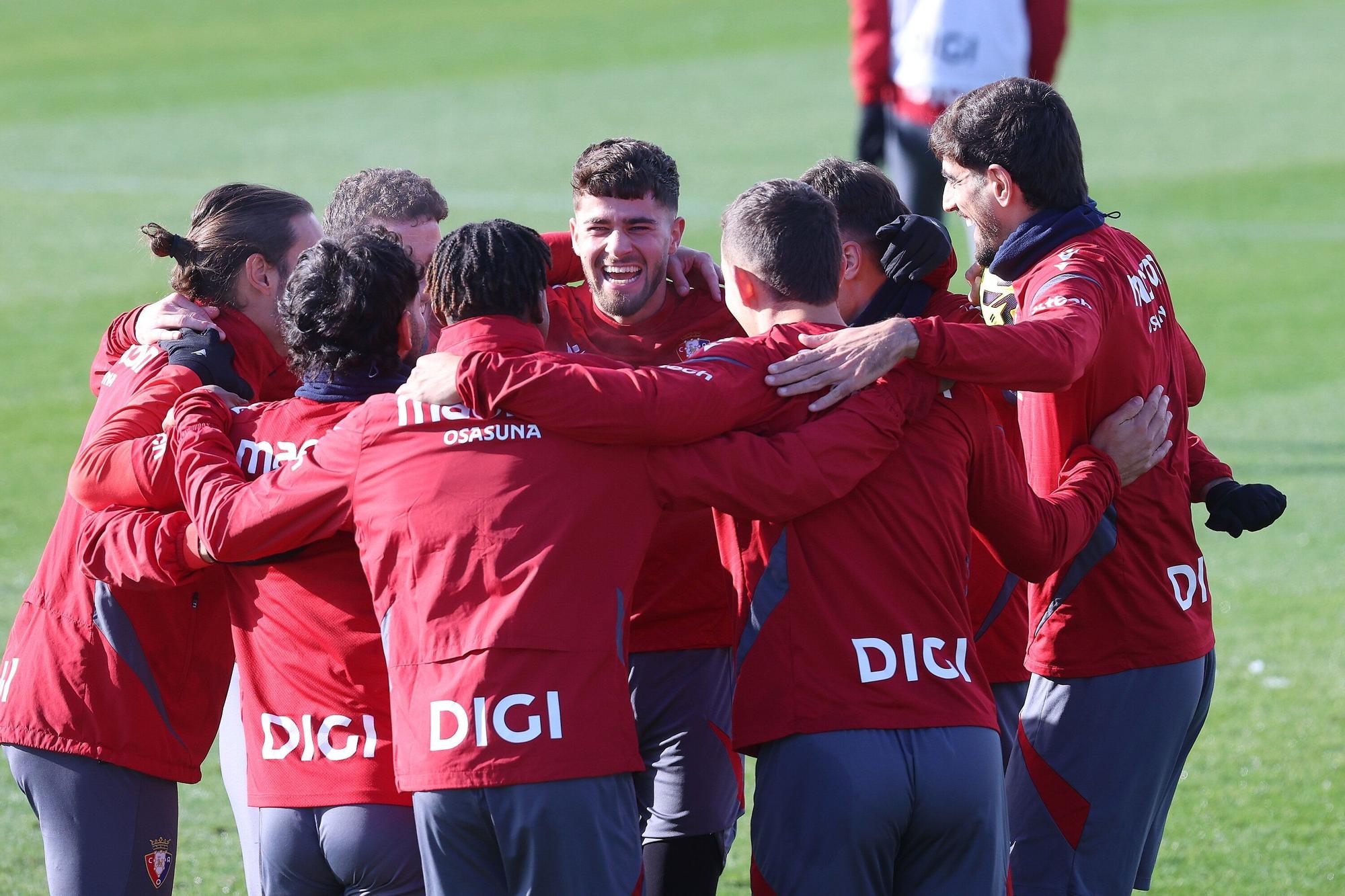 Fotos del entrenamiento de Osasuna (viernes 21 de noviembre de 2025)