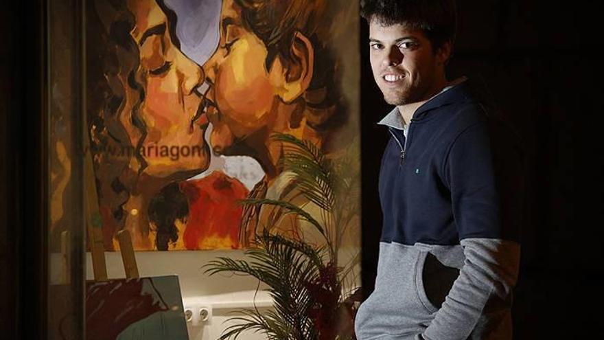 Borja Virto posa en los alrededores de la Catedral instantes previos a la realización de esta entrevista.