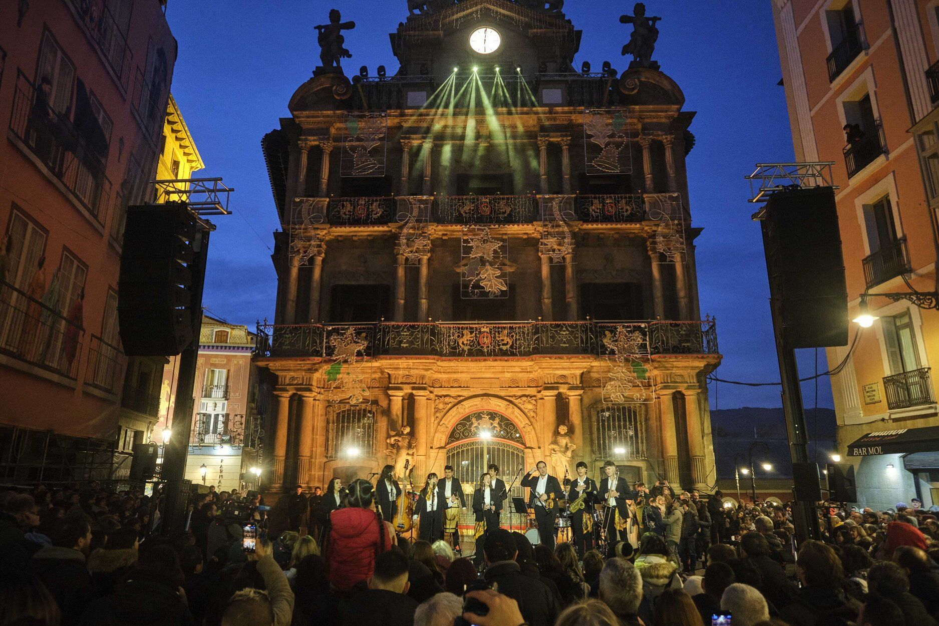 Imagenes del encendido de luces de navidad en Pamplona