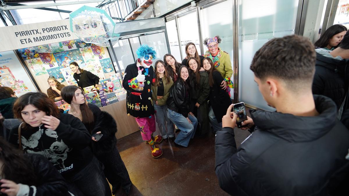 Desde la mañana hasta la noche, los jóvenes podrán disfrutar de actos dirigidos a ellos.