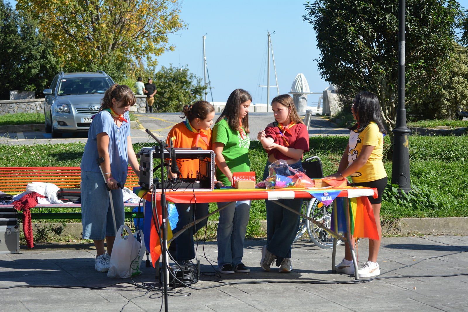 En imágenes: Ondarroa celebra el Día del Abrazo a la Diversidad