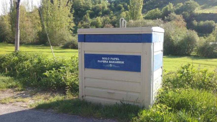 Foru Aldundiak papera eta kartoia biltzeko kontratua beste enpresa bati lagatzea onartu du