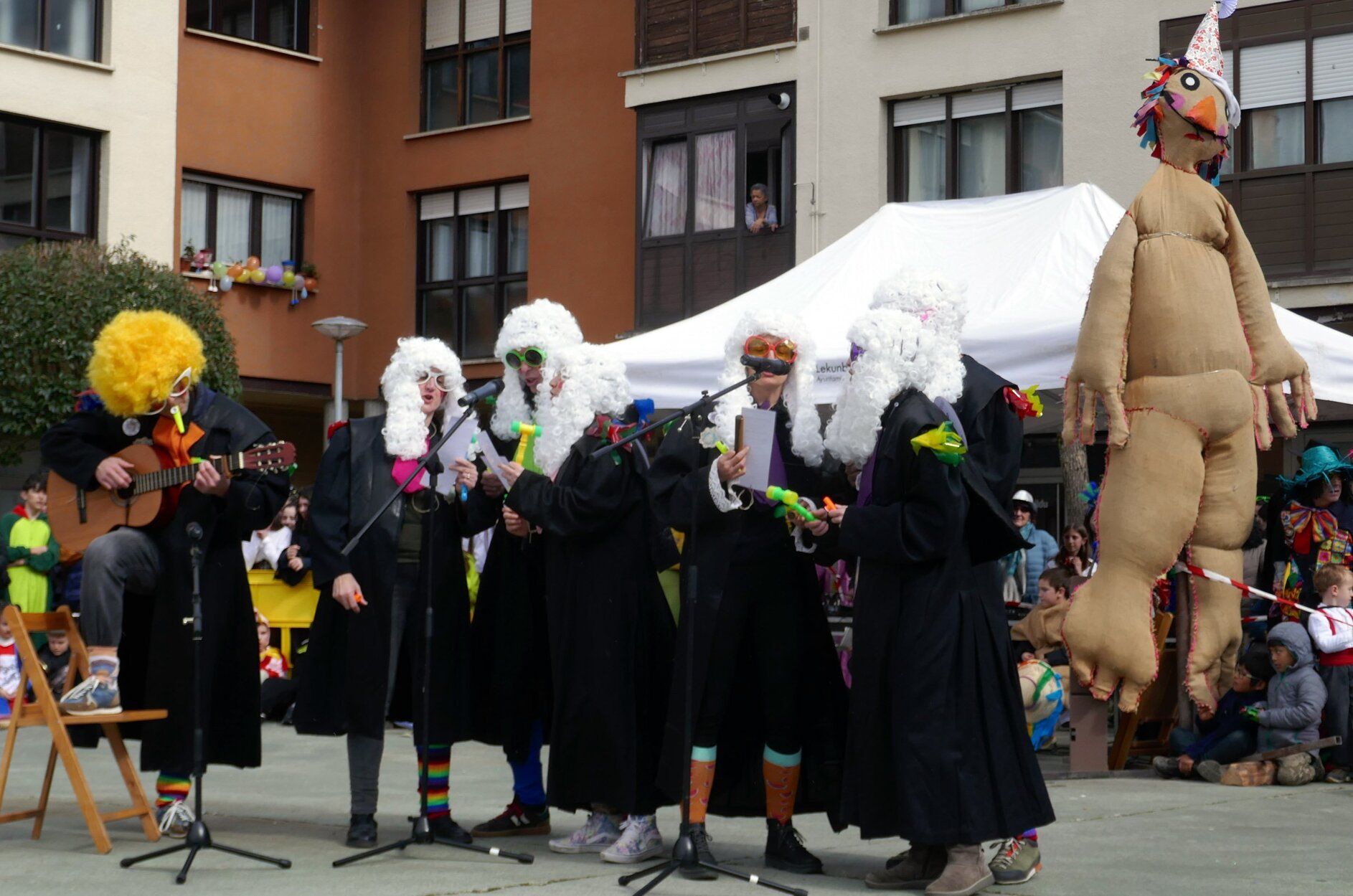 La magia del carnaval transforma Lekunberri