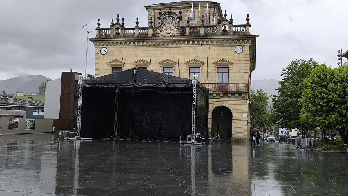 Plaza San Juan de Irun, donde se desarrollarán algunos de los conciertos más multitudinarios de las fiestas / Unai Macias
