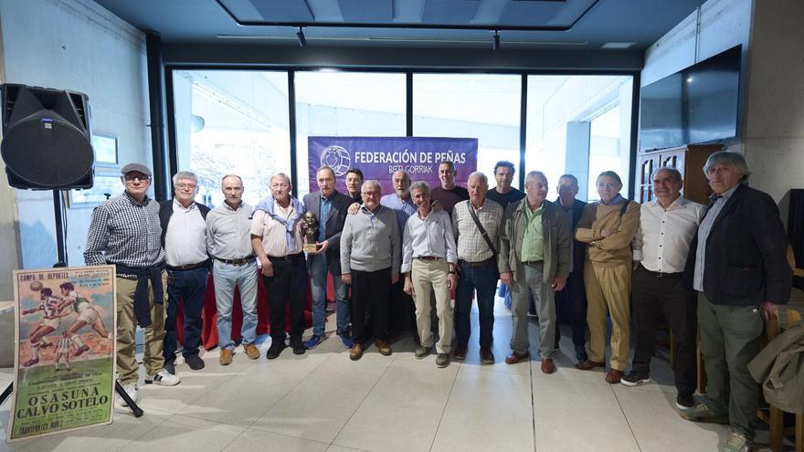 La Federación de Peñas de Osasuna premia a los veteranos del club