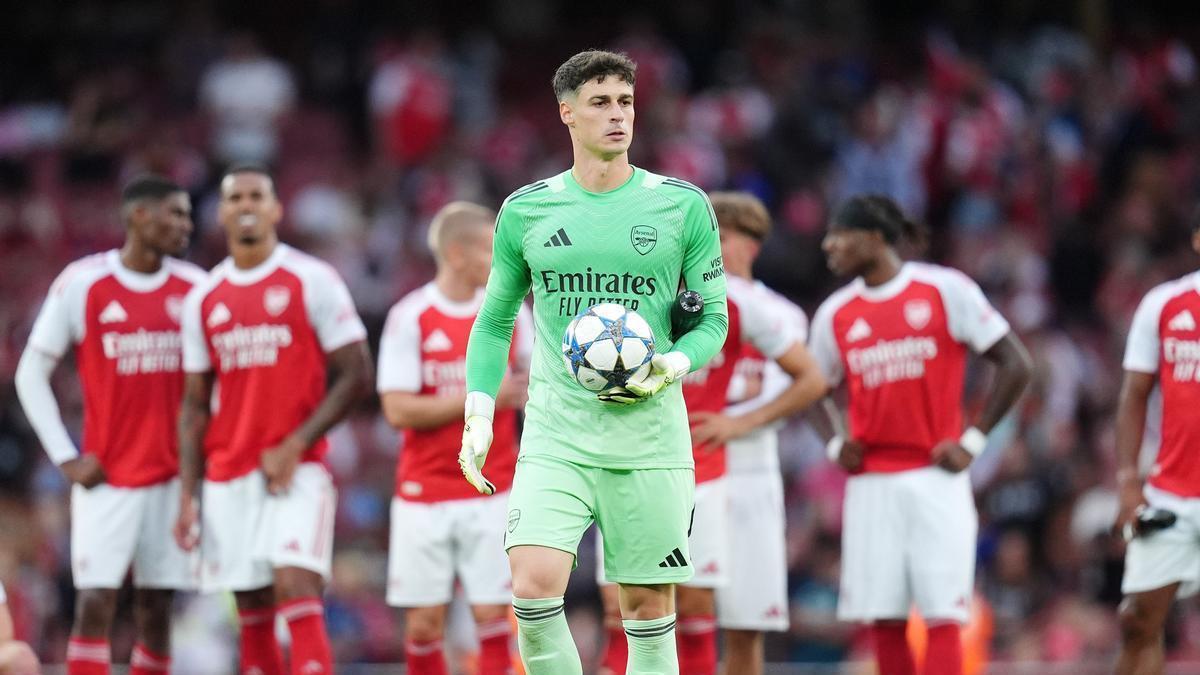 Kepa sostiene el balón en el partido del miércoles entre el Arsenal y el Villarreal.