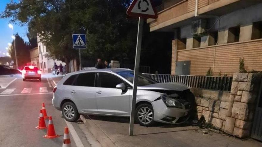 Choca contra el muro de una vivienda en Tudela tras sufrir un desvanecimiento al volante