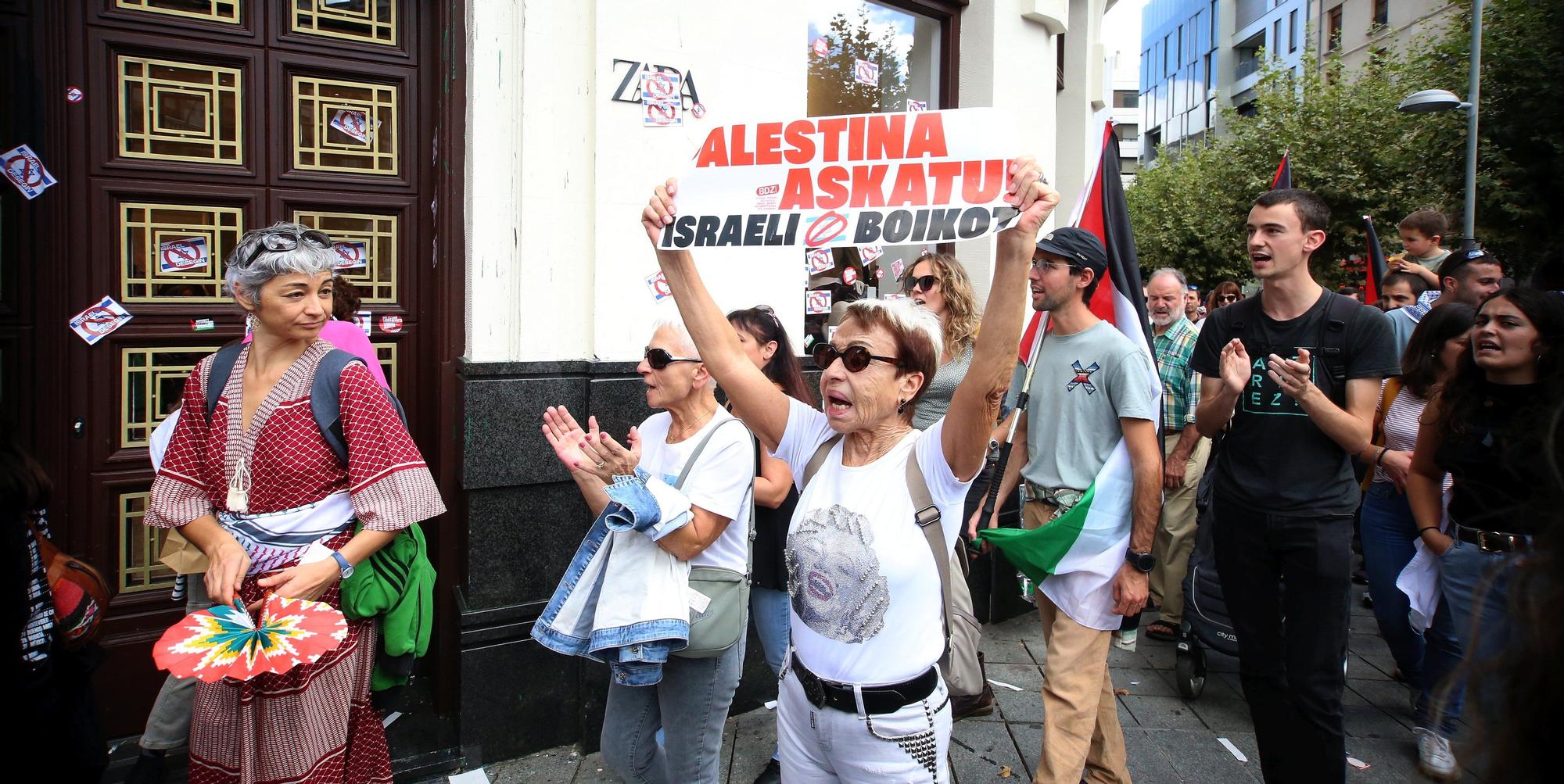 Miles de personas de toda Euskal Herria protestan en Iruñea contra el genocidio en Gaza