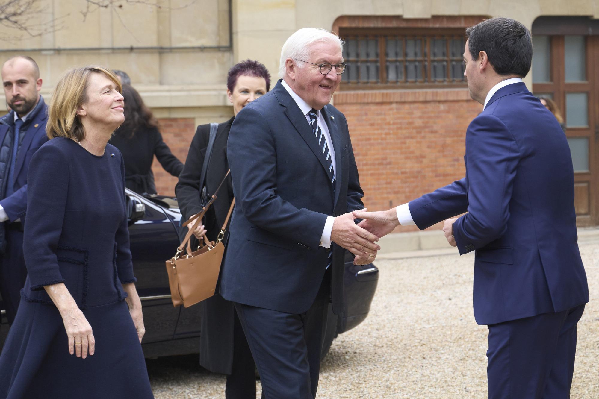 Pradales recibe en Ajuria Enea a Steinmeier antes de acudir a Gernika para pedir perdón a las víctimas