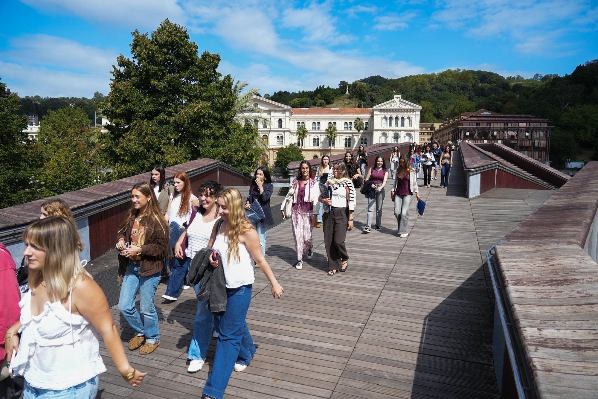 En imágenes: La universidad de Deusto en Bilbao recibe a sus estudiantes internacionales