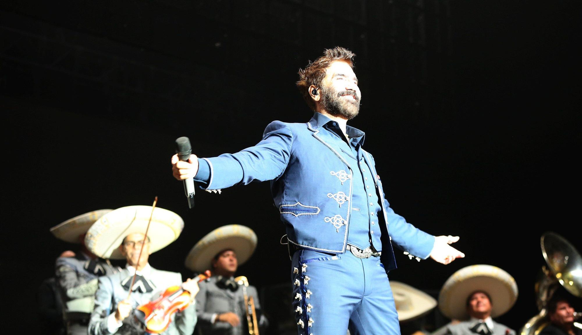 Fotos del concierto de Alejandro Fernández en el Navarra Arena
