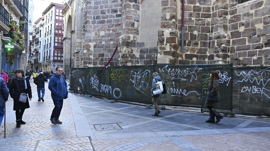 Bilbao insta a vallar la catedral por la paralización del proyecto comercial de su ábside