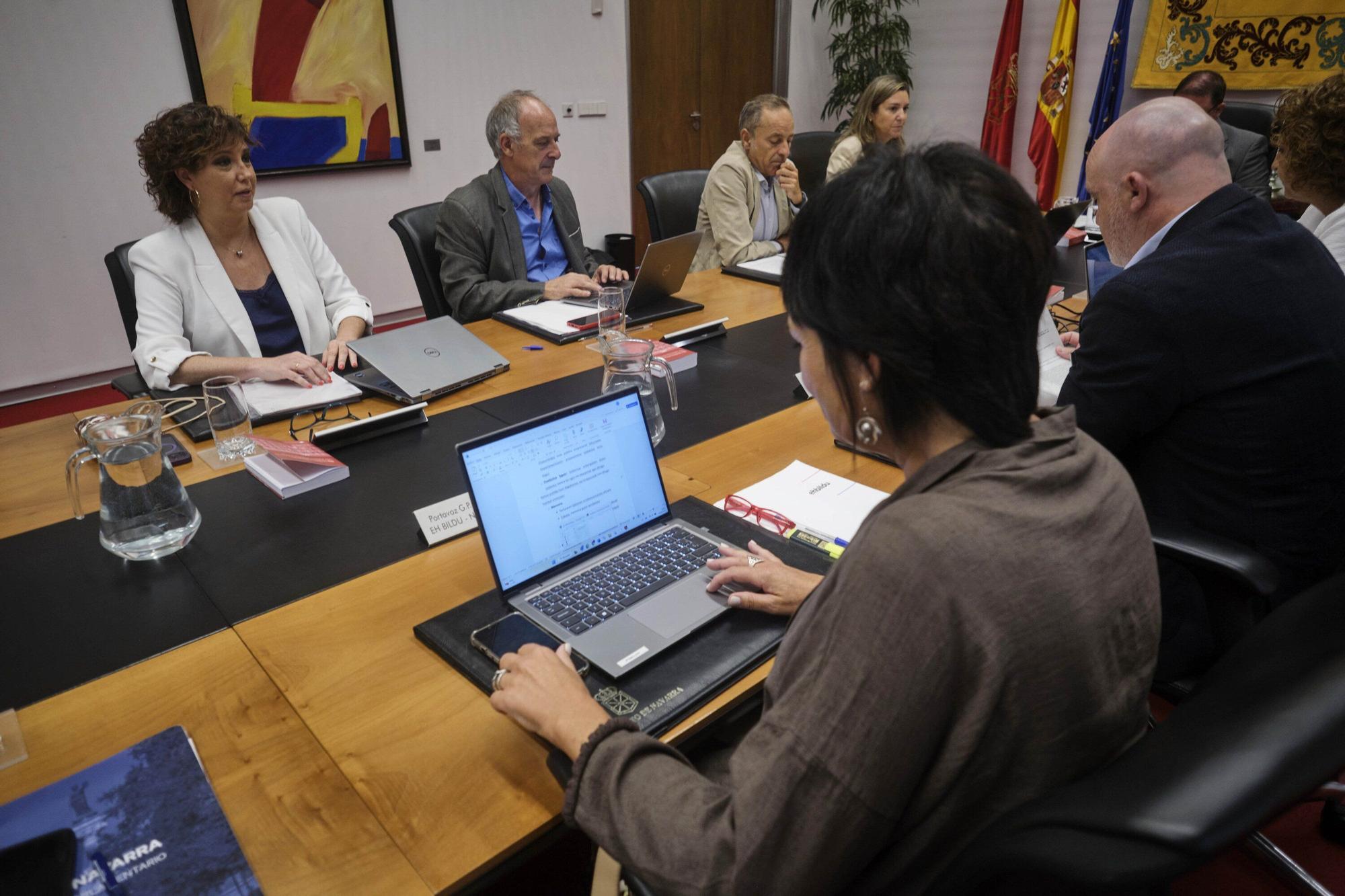 Fotos de la Mesa y Junta de Portavoces del Parlamento de Navarra (01/09/2025)