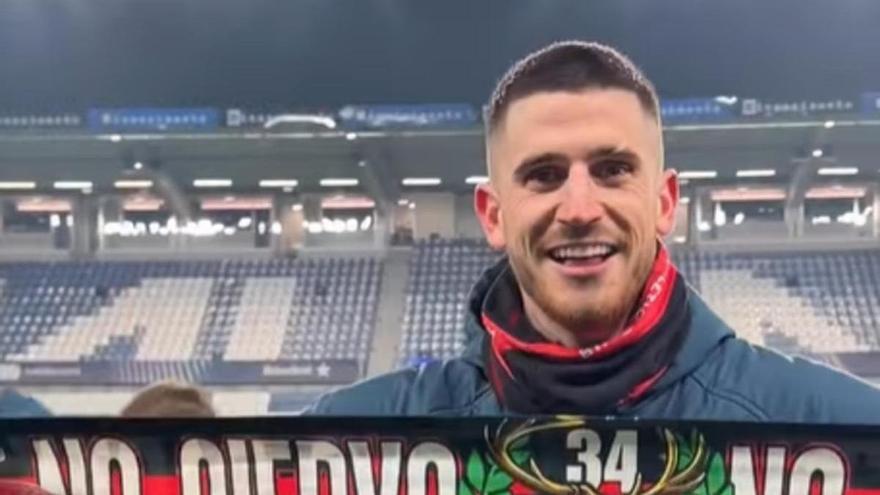 La 'curiosa' bufanda del Athletic que conquistó a Oihan Sancet