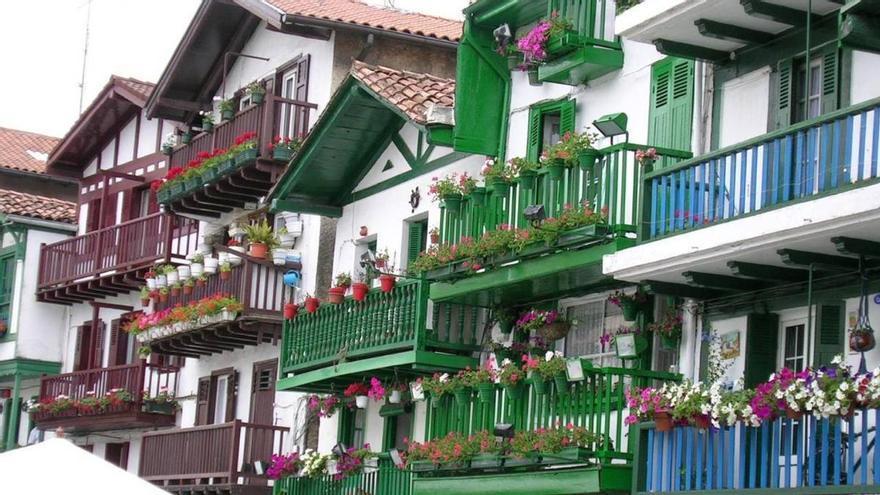 El pueblo medieval más bonito de Gipuzkoa está a una hora de Pamplona, según National Geographic