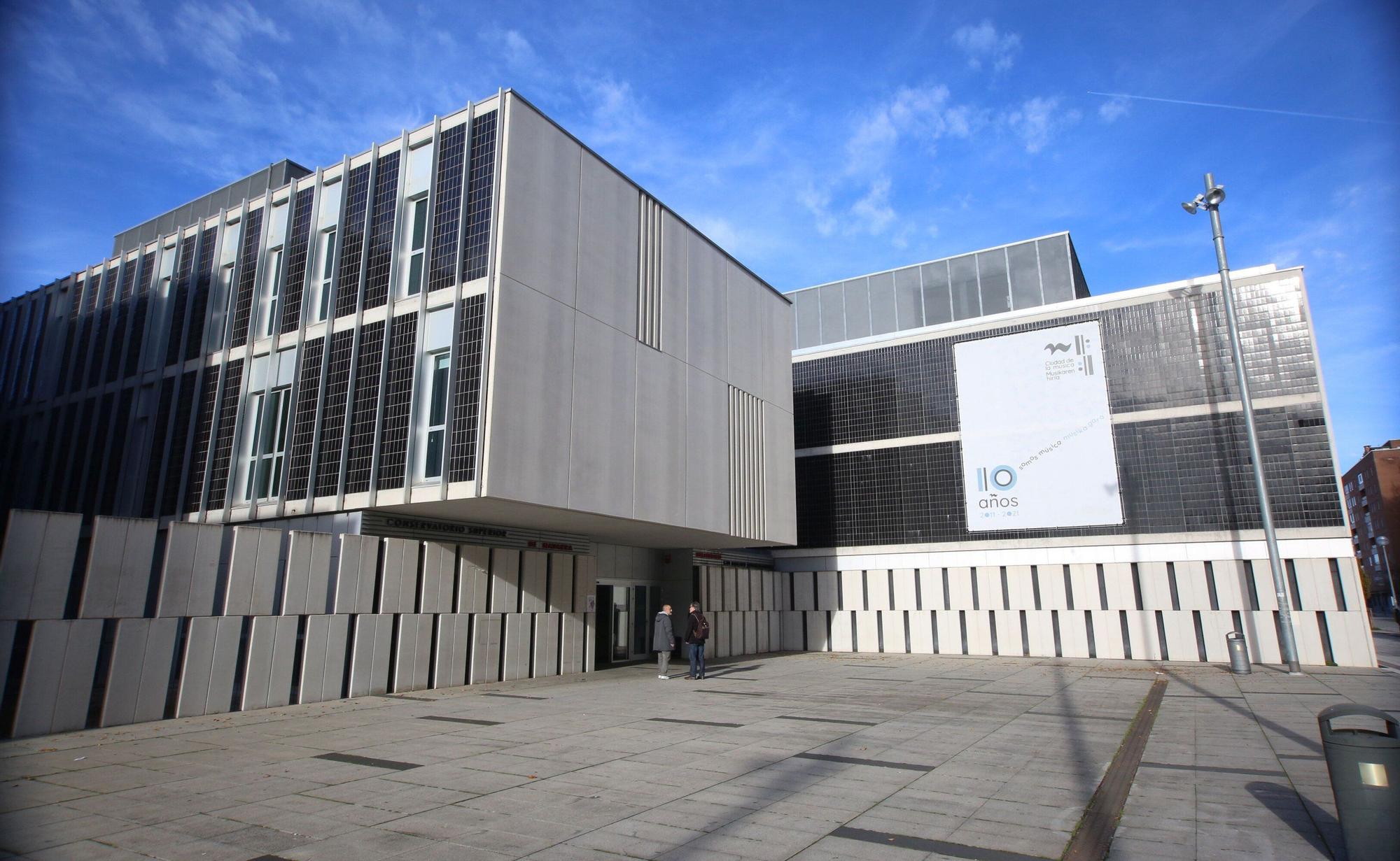 Fotos del exterior del Conservatorio Superior de Música de Navarra
