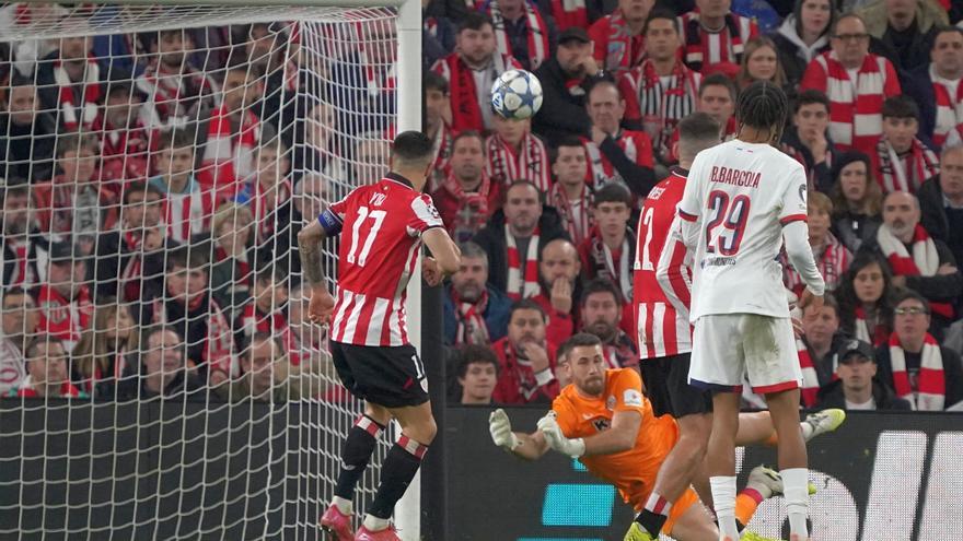 El Athletic tira de orgullo ante el campeón