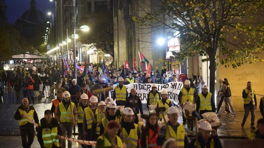 Piden derribar los Caídos, un edificio que se usa &quot;para honrar a los asesinos&quot;