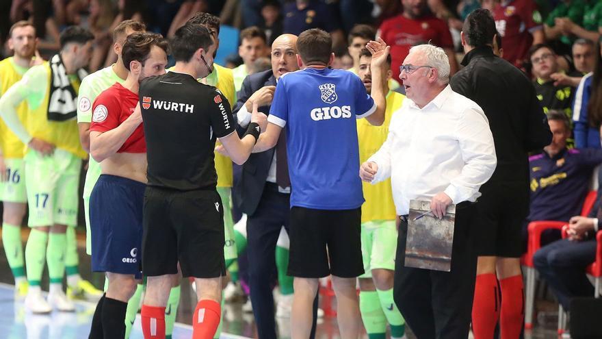 El acta del Xota-Barcelona recoge una supuesta agresión del presidente local al entrenador visitante