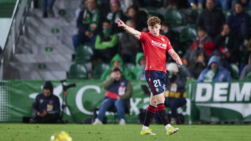 Víctor es sustituido en el minuto 66 con problemas físicos