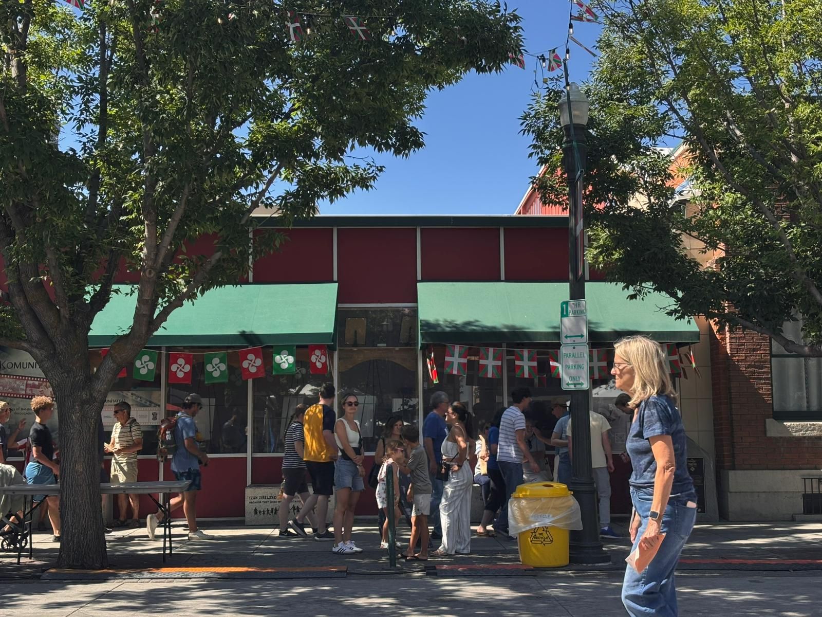 En imágenes: el gran ambiente continúa en el Basque Block de Boise
