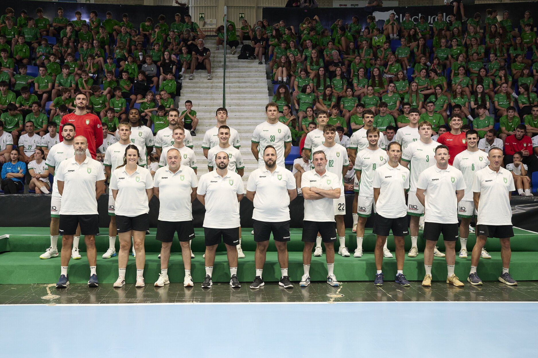 Fotos de la presentación de los equipos de Anaitasuna de balonmano