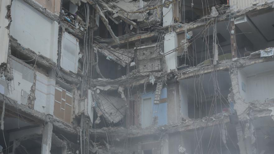 Los ataques a infraestructura iraní sepultan la "pausa" de Trump en Oriente Medio