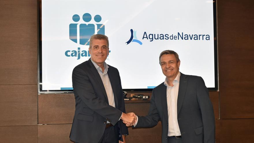 Cajamar firma una operación de financiación con Aguas de Navarra
