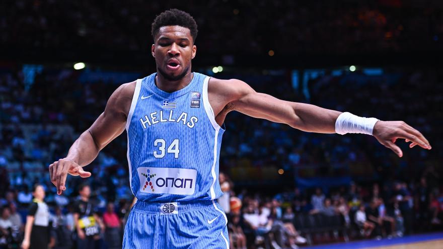 Antetokounmpo y Harden animan el 'Deadline Day' de la NBA