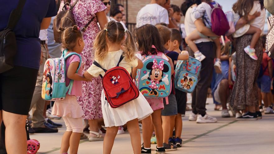 Los niños respiran aire "nocivo" en el 96% de los entornos escolares analizados en el Estado
